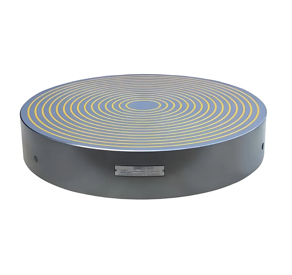 Pyöreä sähkömagneettinen istukka samankeskisillä napoilla